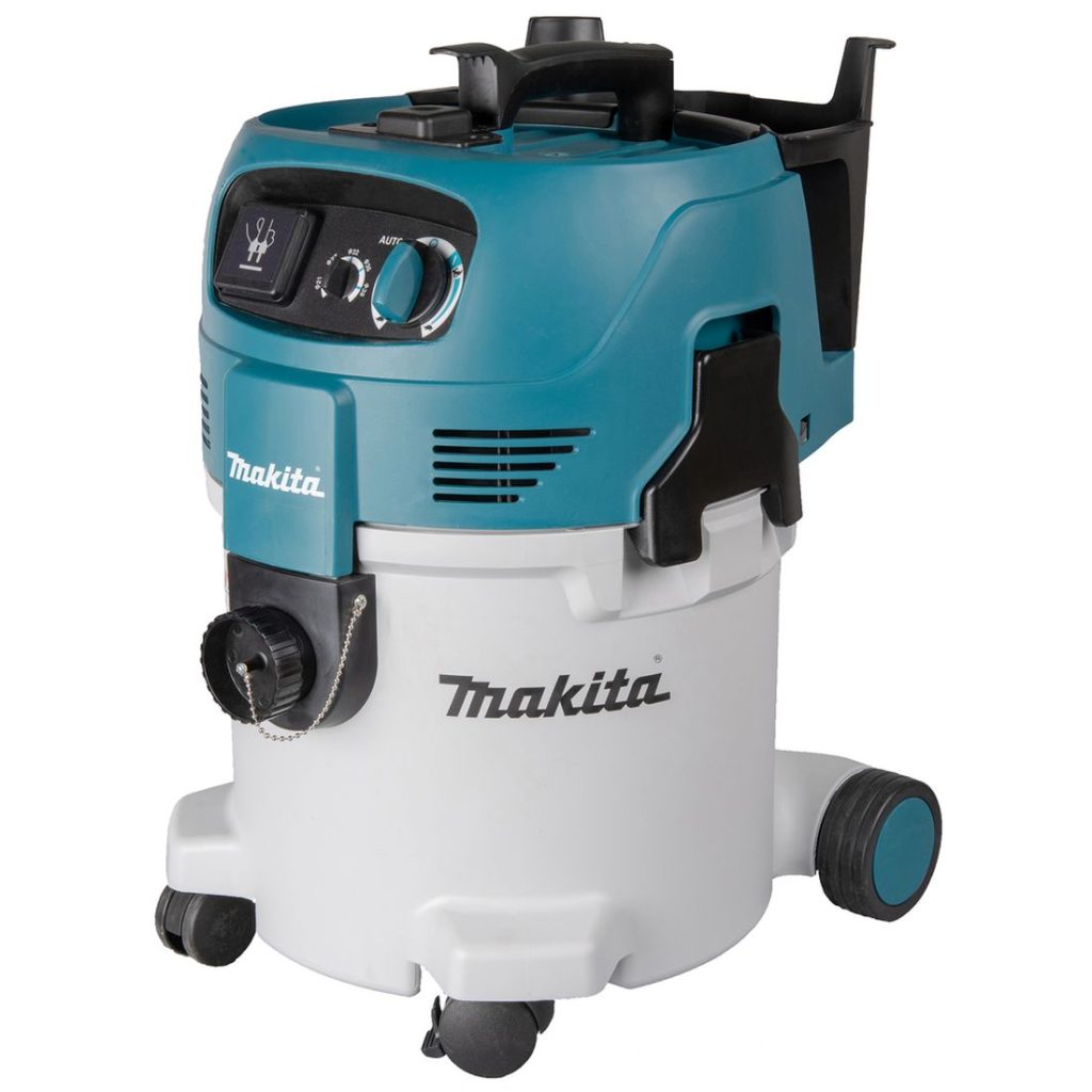 MAKITA Märkä- / kuivaimuri. Lähikuvassa Märkä- / kuivaimuri oikealta etuyläviistosta.