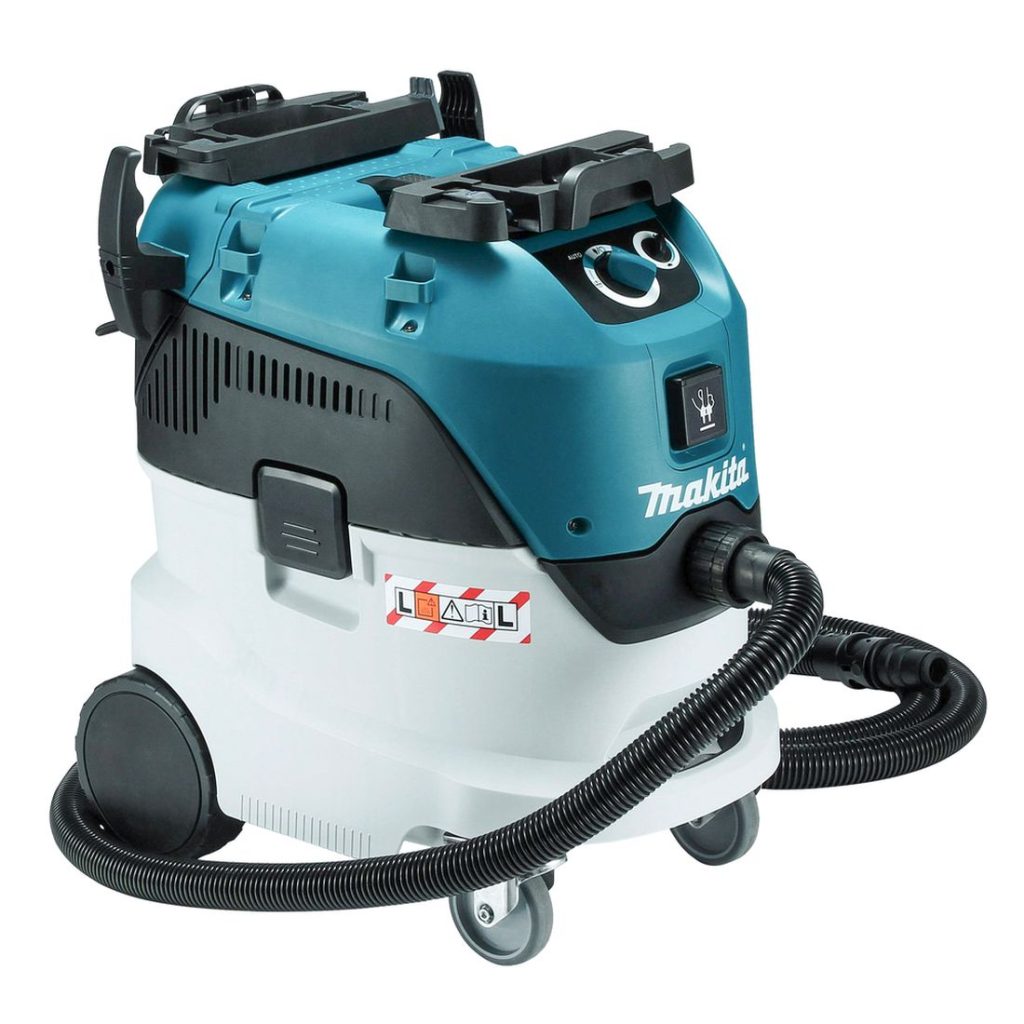 MAKITA Märkä- / kuivaimuri. Kuvassa Märkä- / kuivaimuri vasemmalta etuyläviistosta.