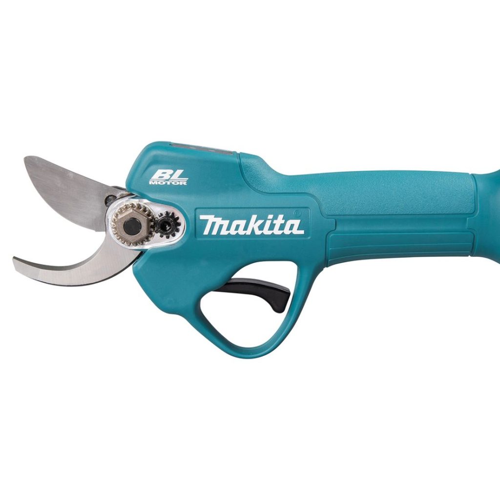 MAKITA Oksasakset CXT. Lähikuvassa Oksasakset CXT vasemmalta sivustapäin.