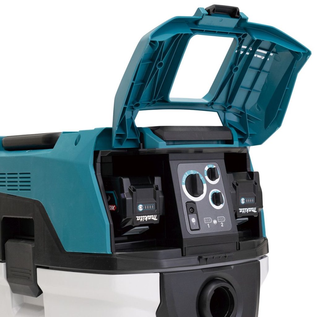 MAKITA Märkä- / kuivaimuri XGT VC006GMZ01. Lähikuvassa märkä-/kuivaimurin akkujen sijainti.