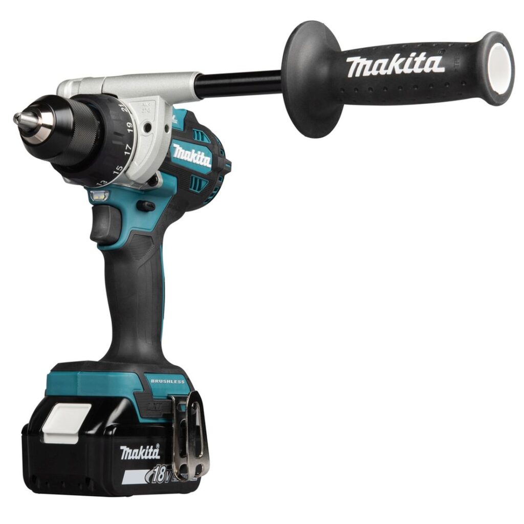 MAKITA Porakone LXT. Kuvassa porakone LXT oikealta etuviistosta.
