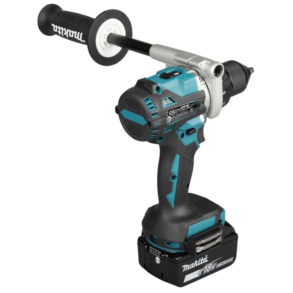 MAKITA Porakone LXT. Kuvassa porakone LXT oikealta takayläviistosta.
