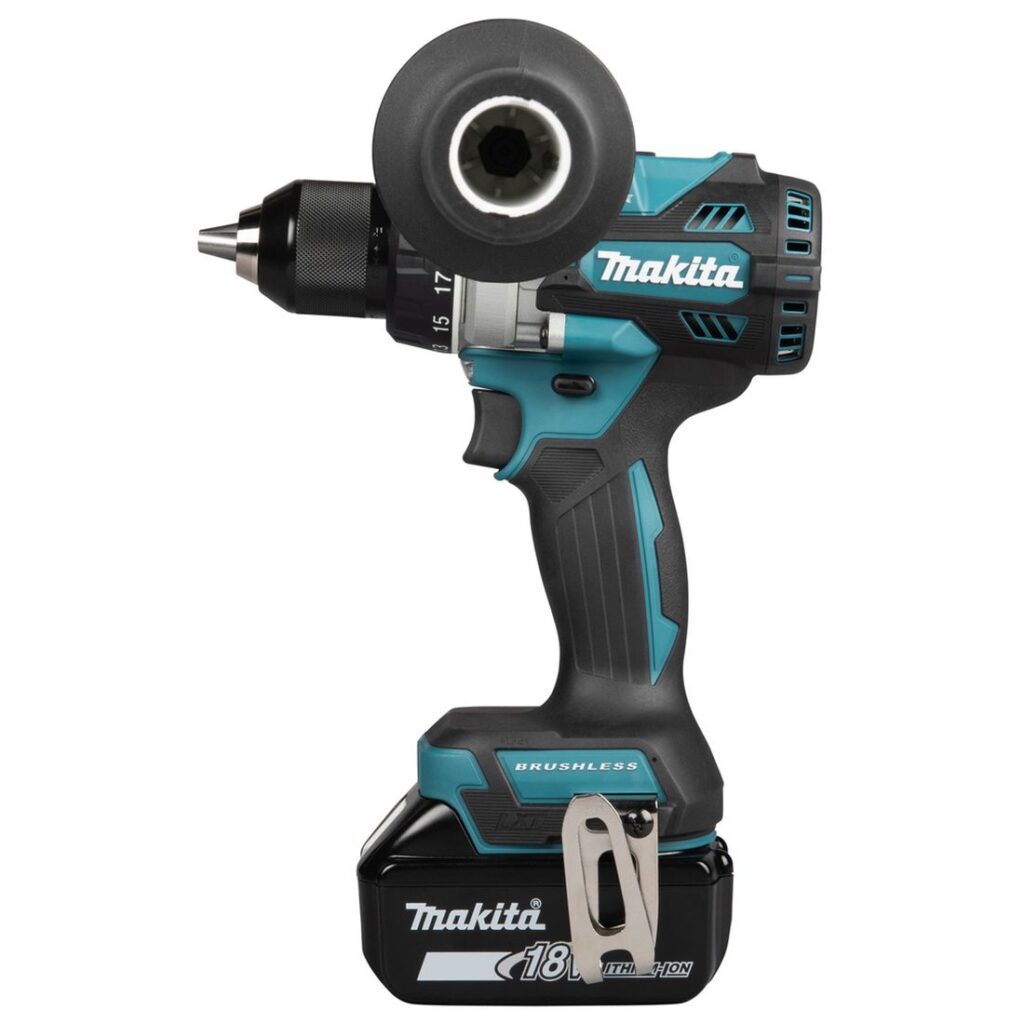 MAKITA Porakone LXT. Kuvassa porakone LXT vasemmalta sivustapäin.
