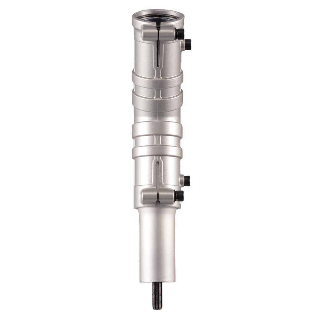 MAKITA Kulma-adapteri varrellisille ketjusahoille UA003G, UA004G, DUA301. Kuvassa Kulma-adapteri varrellisille ketjusahoille UA003G, UA004G, DUA301 alhaaltapäin.