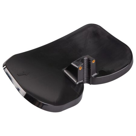 MAKITA Teräsuoja silppuavalle ruohoterälle. Kuvassa Teräsuoja silppuavalle ruohoterälle vasemmalta etuyläviistosta.