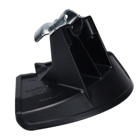 MAKITA Teräsuoja raivaussahanterälle 225 mm, mallit DUR369 ja UR006G. Kuvassa Teräsuoja raivaussahanterälle 225 mm, mallit DUR369 ja UR006G vasemmalta takayläviistosta.