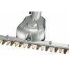 MAKITA Niittolisälaite 330 mm EN424MP. Lähikuvassa Niittolisälaite 330 mm EN424MP:n terä oikealta etuyläviistosta.