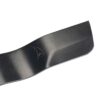MAKITA Ruohonleikkurin terä 480 mm. Lähikuvassa Ruohonleikkurin terä 480 mm vasemmalta etuyläviistosta.