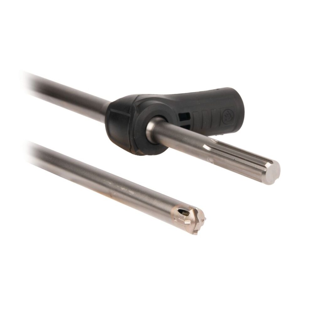 MAKITA SDS-MAX poranterä 16 x 400/600 mm pölynpoistolla. Lähikuvassa SDS-MAX poranterä 16 x 400/600 mm pölynpoistoreijät.