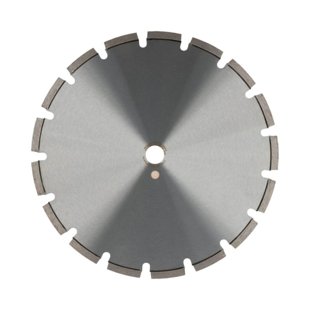 Kuvassa timanttikatkaisulaikka takaapäin.