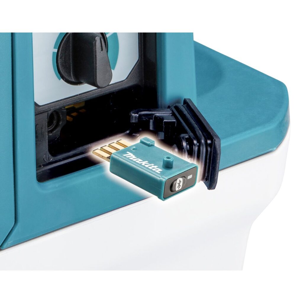 MAKITA Akkuimuri XGT. Lähikuvassa automaattikäynnistyksen langaton AWS-adapteri.