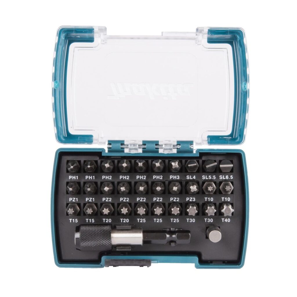 MAKITA Ruuvikärkisarja 32osaa. Kuvassa Ruuvikärkisarja 32osaa edestäpäin yläviistosta kansi auki.