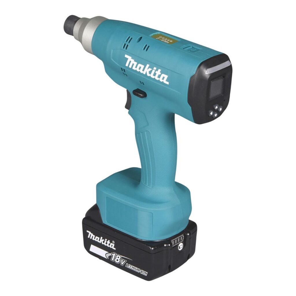 MAKITA Tarkkuusruuvinväännin LXT DFT060TMZ. Kuvassa Tarkkuusruuvinväännin LXT DFT060TMZ vasemmalta takayläviistosta.