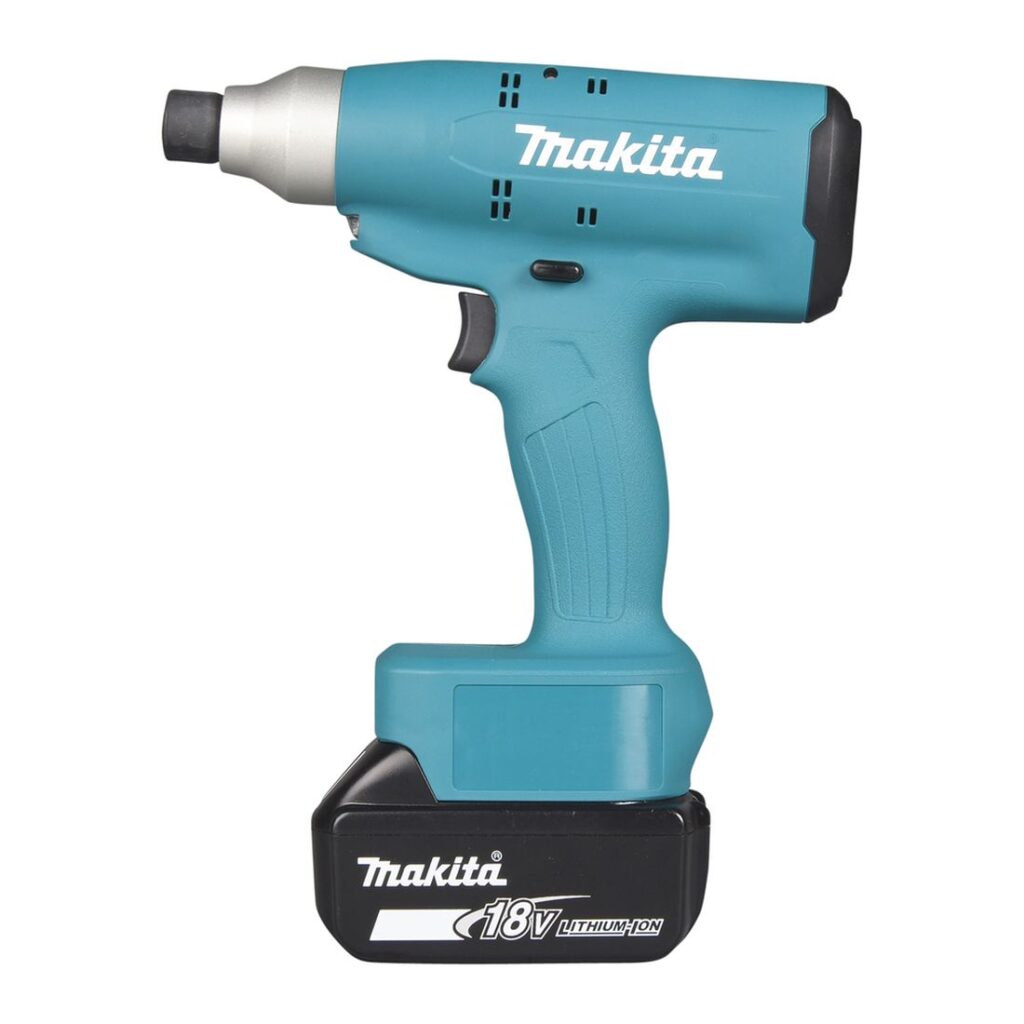 MAKITA Tarkkuusruuvinväännin LXT DFT060TMZ. Kuvassa Tarkkuusruuvinväännin LXT DFT060TMZ vasemmalta sivustapäin.