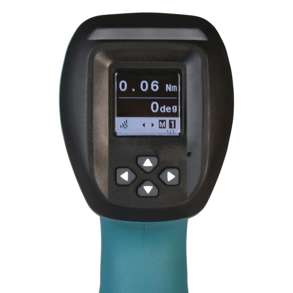 MAKITA Tarkkuusruuvinväännin LXT DFT120TMZ. Lähikuvassa Tarkkuusruuvinväännin LXT DFT120TMZ:n näyttö.