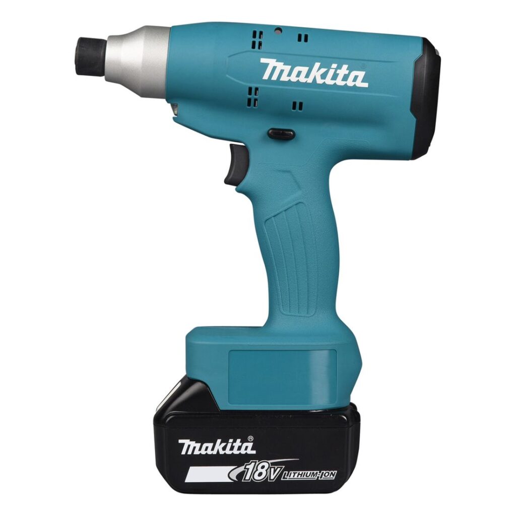 MAKITA Tarkkuusruuvinväännin LXT DFT120TMZ. Kuvassa Tarkkuusruuvinväännin LXT DFT120TMZ vasemmalta sivustapäin.