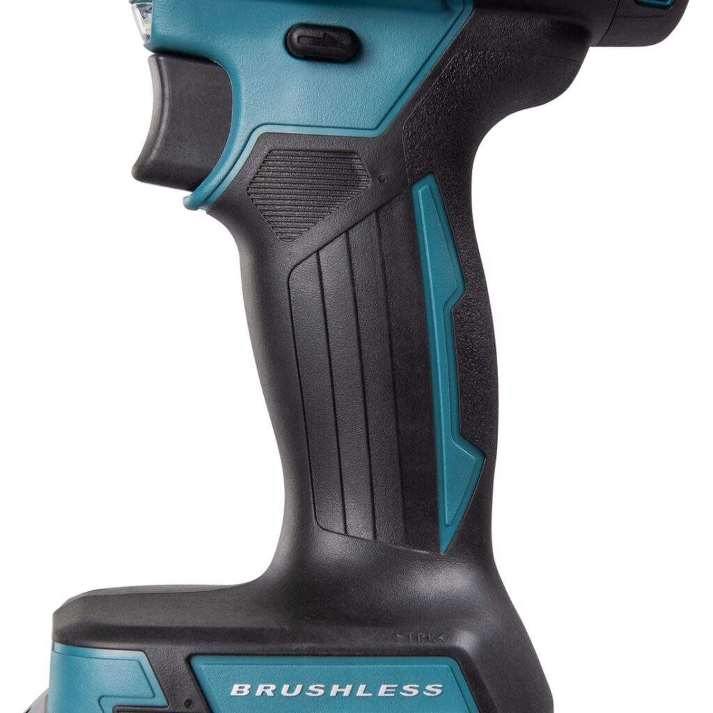 MAKITA Iskuporakone LXT DHP489RGJ. Lähikuvassa Iskuporakone LXT DHP489RGJ:n kädensija.