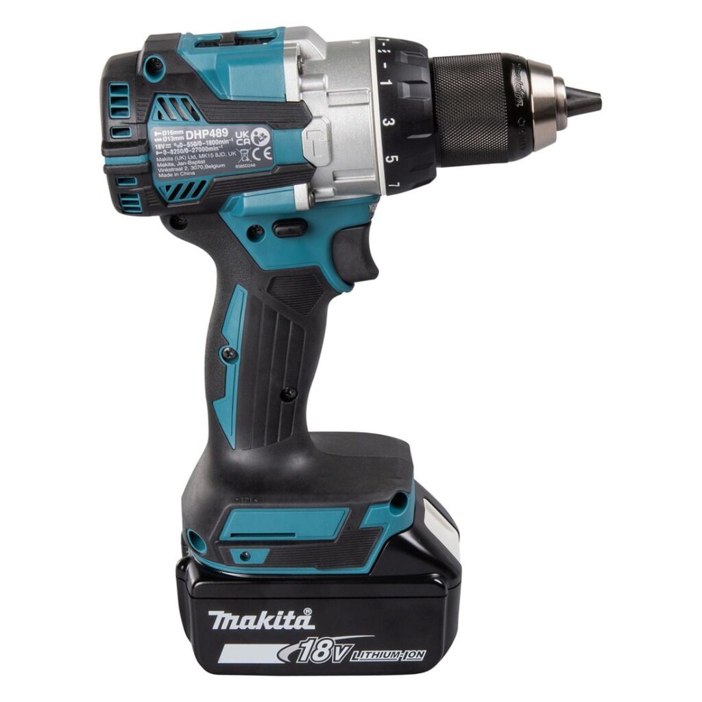 MAKITA Iskuporakone LXT DHP489RGJ. Kuvassa Iskuporakone LXT DHP489RGJ vasemmalta etuyläviistosta.
