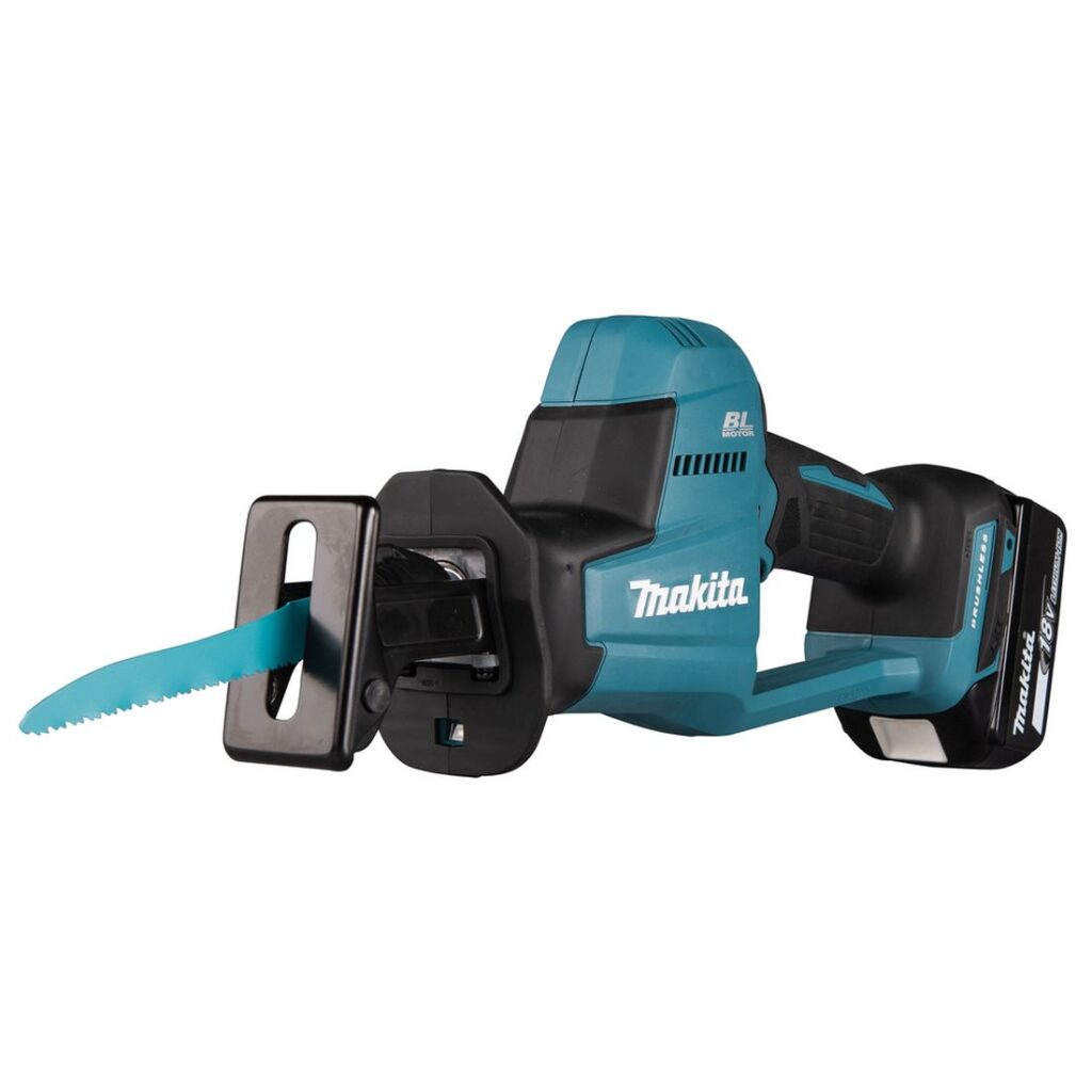 MAKITA Puukkosaha LXT. Kuvassa Puukkosaha LXT oikealta etuviistosta.