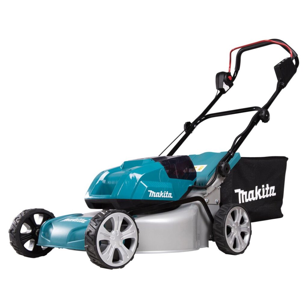 MAKITA Ruohonleikkuri LXT DLM463. Kuvassa Ruohonleikkuri LXT DLM463 oikealta etuviistosta.