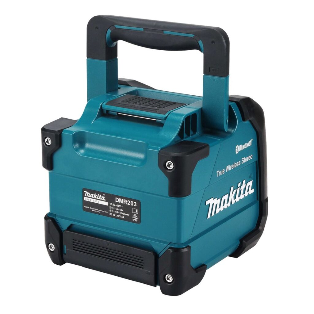 MAKITA Bluetooth -kaiutin CXT / LXT DMR203B. Kuvassa Bluetooth -kaiutin CXT / LXT DMR203B oikealta takayläviistosta.