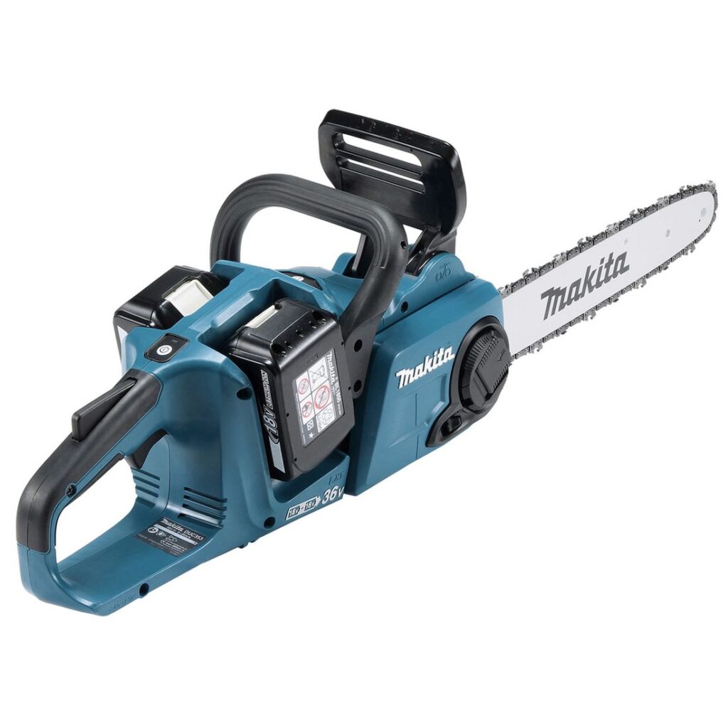 MAKITA Ketjusaha LXT DUC353. Kuvassa Ketjusaha LXT DUC353 oikealta takayläviistosta.