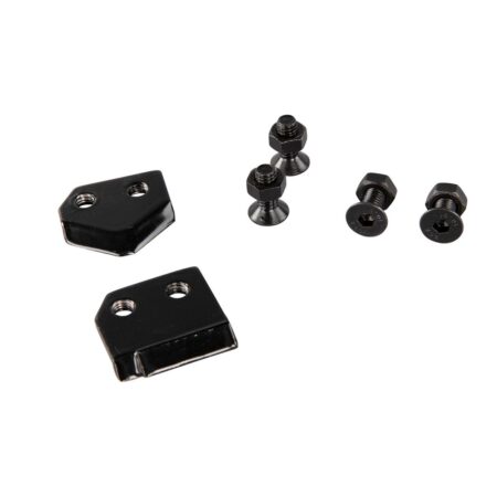 MAKITA Varateräpari maakairaan 100 mm, sisältää kiinnitysruuvit. Kuvassa Varateräpari maakairaan 100 mm, sisältää kiinnitysruuvit oikealta etuyläviistosta.