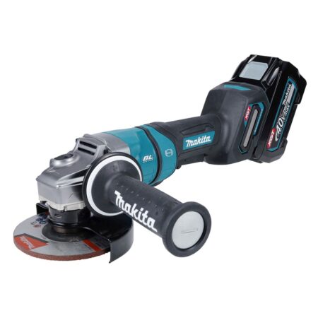 MAKITA Kulmahiomakone XGT GA050G. Kuvassa Kulmahiomakone GA050G XGT oikealta etuyläviistosta.