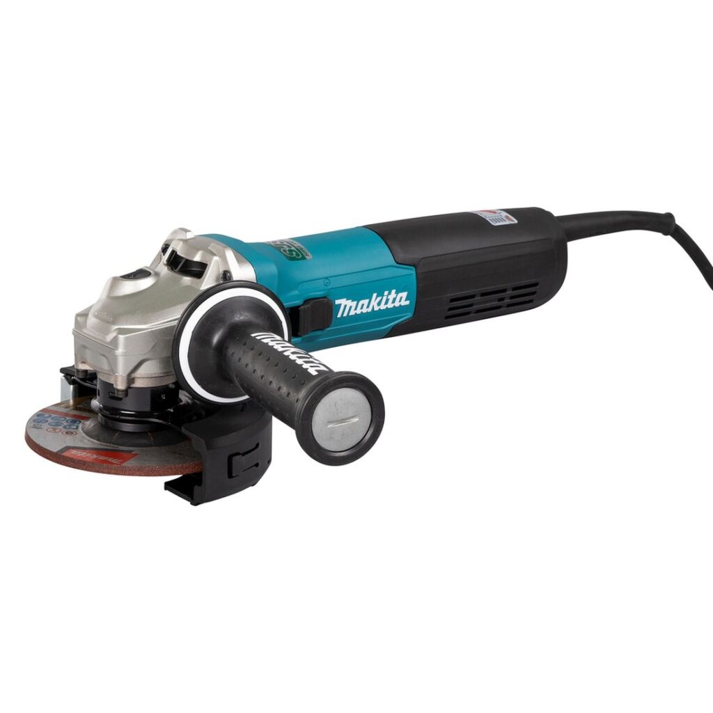 MAKITA Kulmahiomakone GA5090X01. Kuvassa Kulmahiomakone GA5090X01 oikealta etuyläviistosta.
