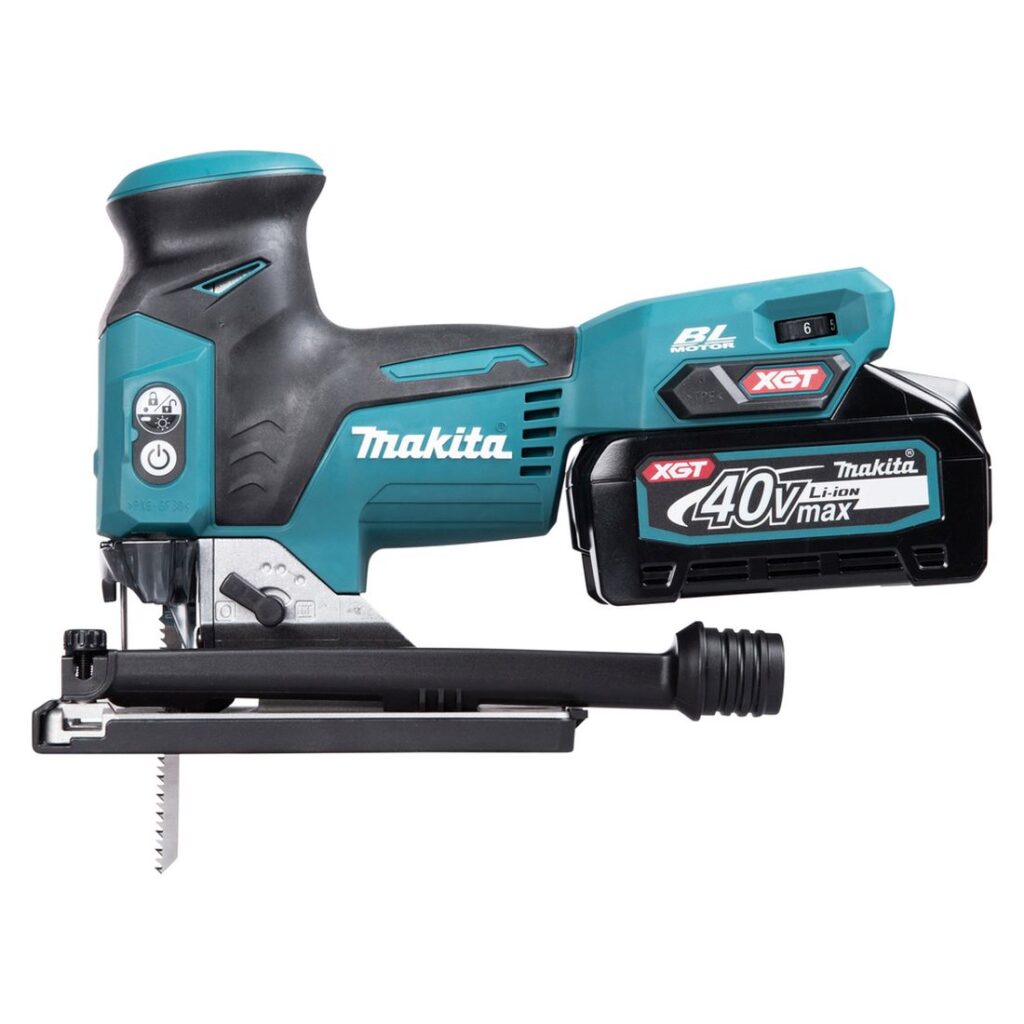 MAKITA Pistosaha XGT. Kuvassa Pistosaha XGT vasemmalta sivustapäin.