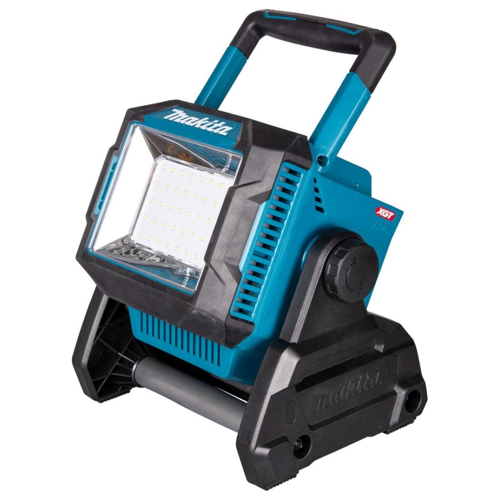 MAKITA LEDvalaisin LXT XGT. Kuvassa LEDvalaisin LXT XGT oikealta etuyläviistosta.