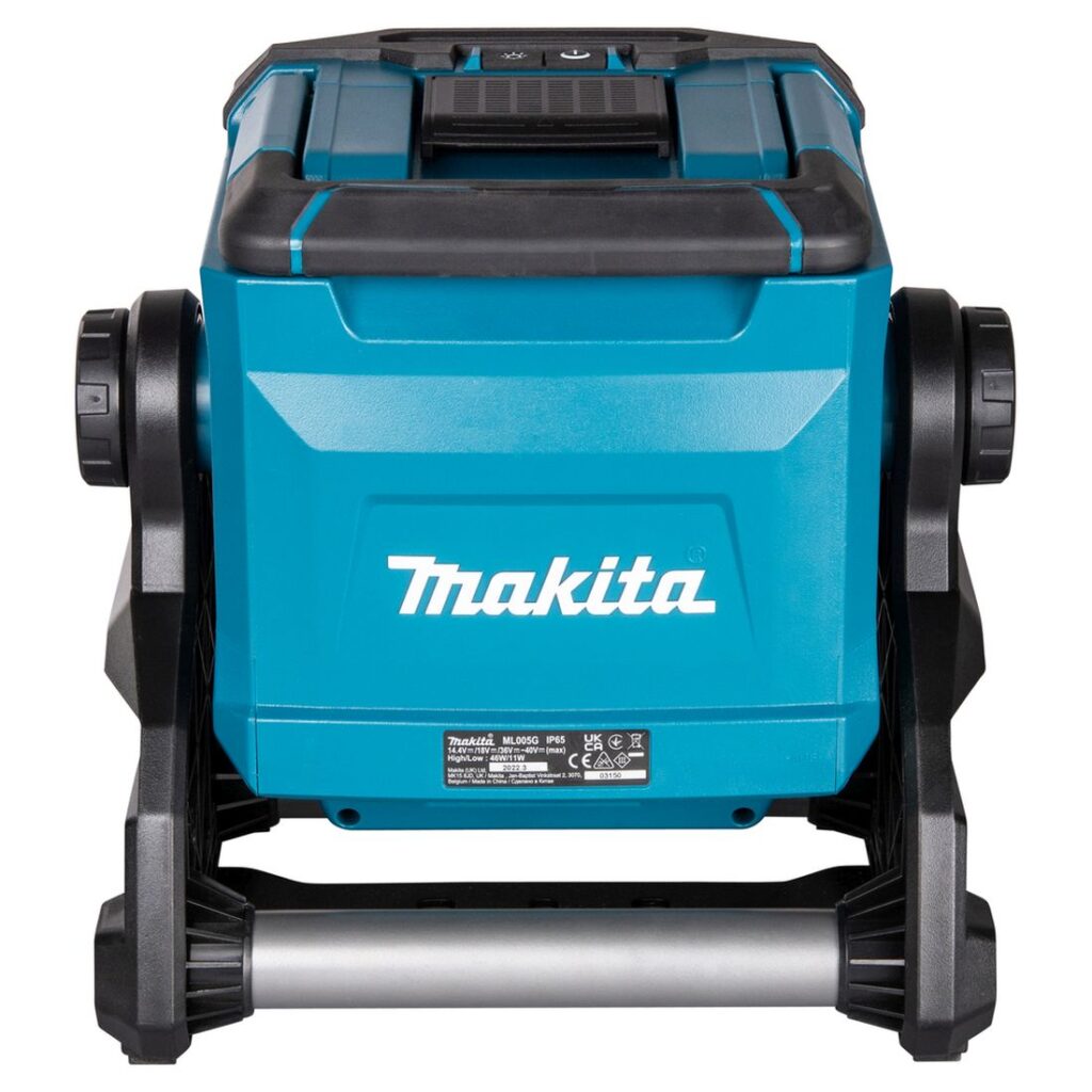 MAKITA LEDvalaisin LXT XGT. Kuvassa LEDvalaisin LXT XGT takaapäin yläviistosta.