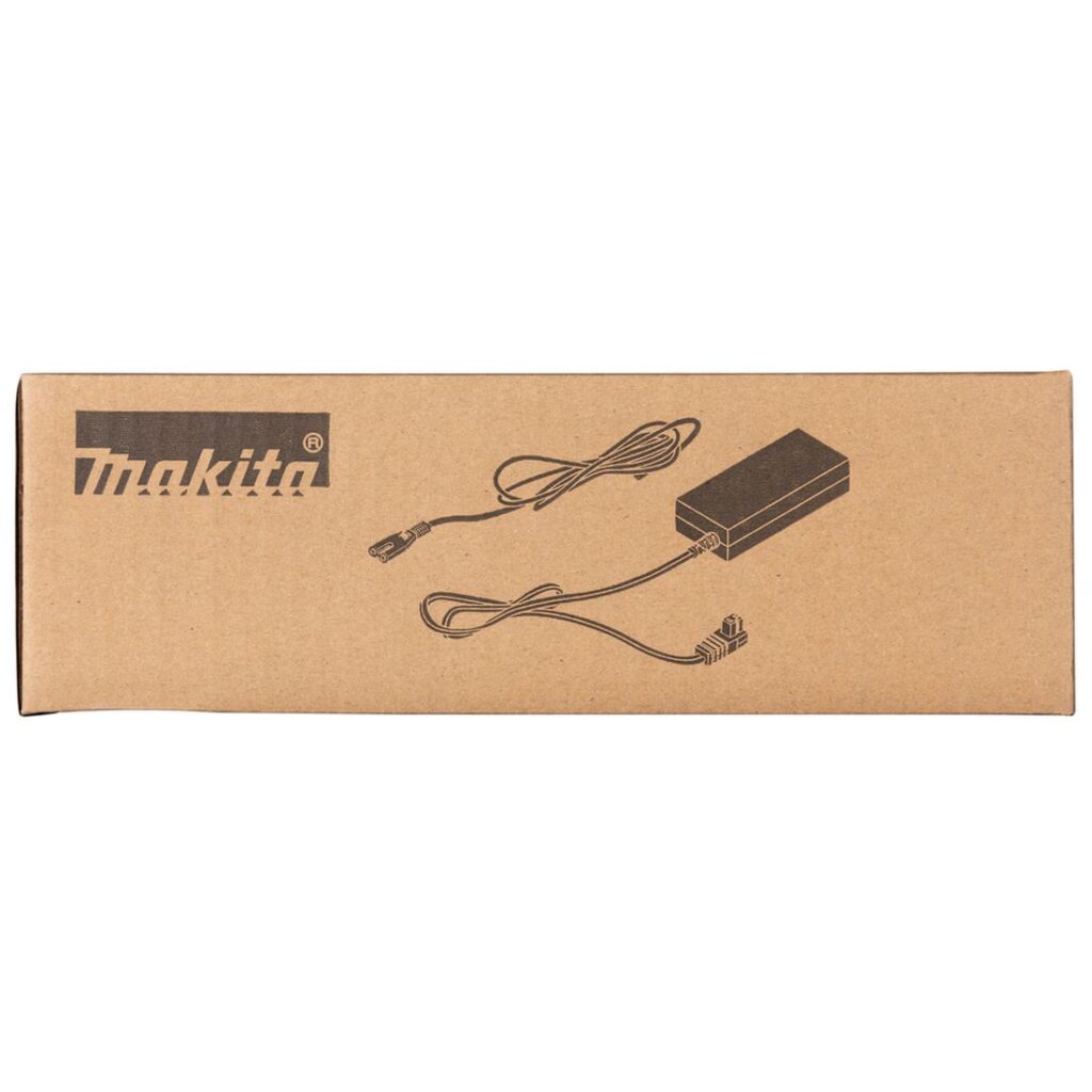 MAKITA Verkkovirtaadapteri kylmä/lämpölaukuille. Kuvassa tuotteen myyntipakkaus edestäpäin.