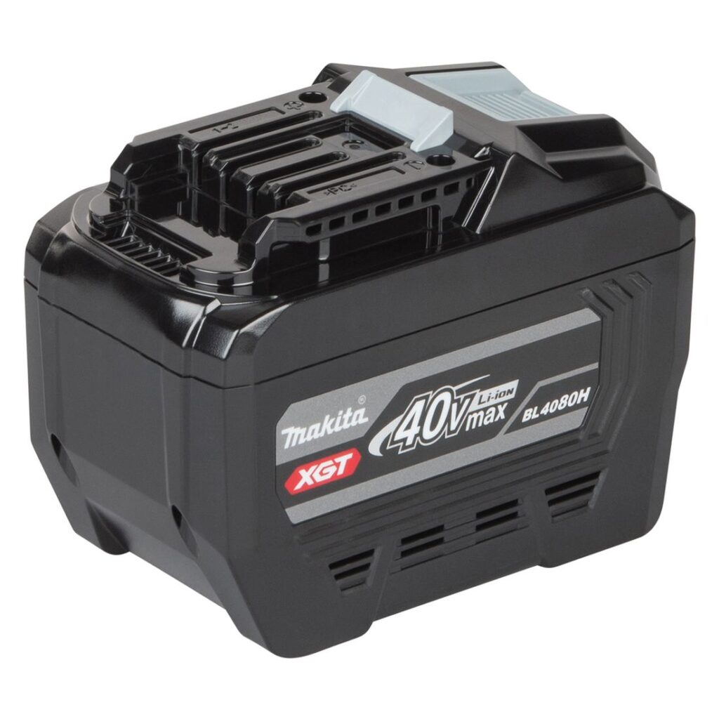 MAKITA Akku 8,0Ah XGT ® BL4080H. Kuvassa akku oikealta takayläviistosta.