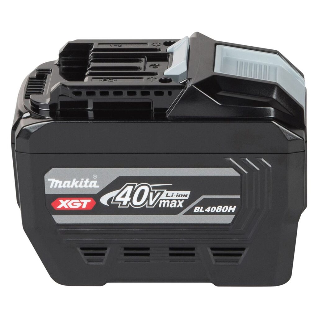 MAKITA Akku 8,0Ah XGT ® BL4080H. Kuvassa akku oikealta sivustapäin yläviistosta.