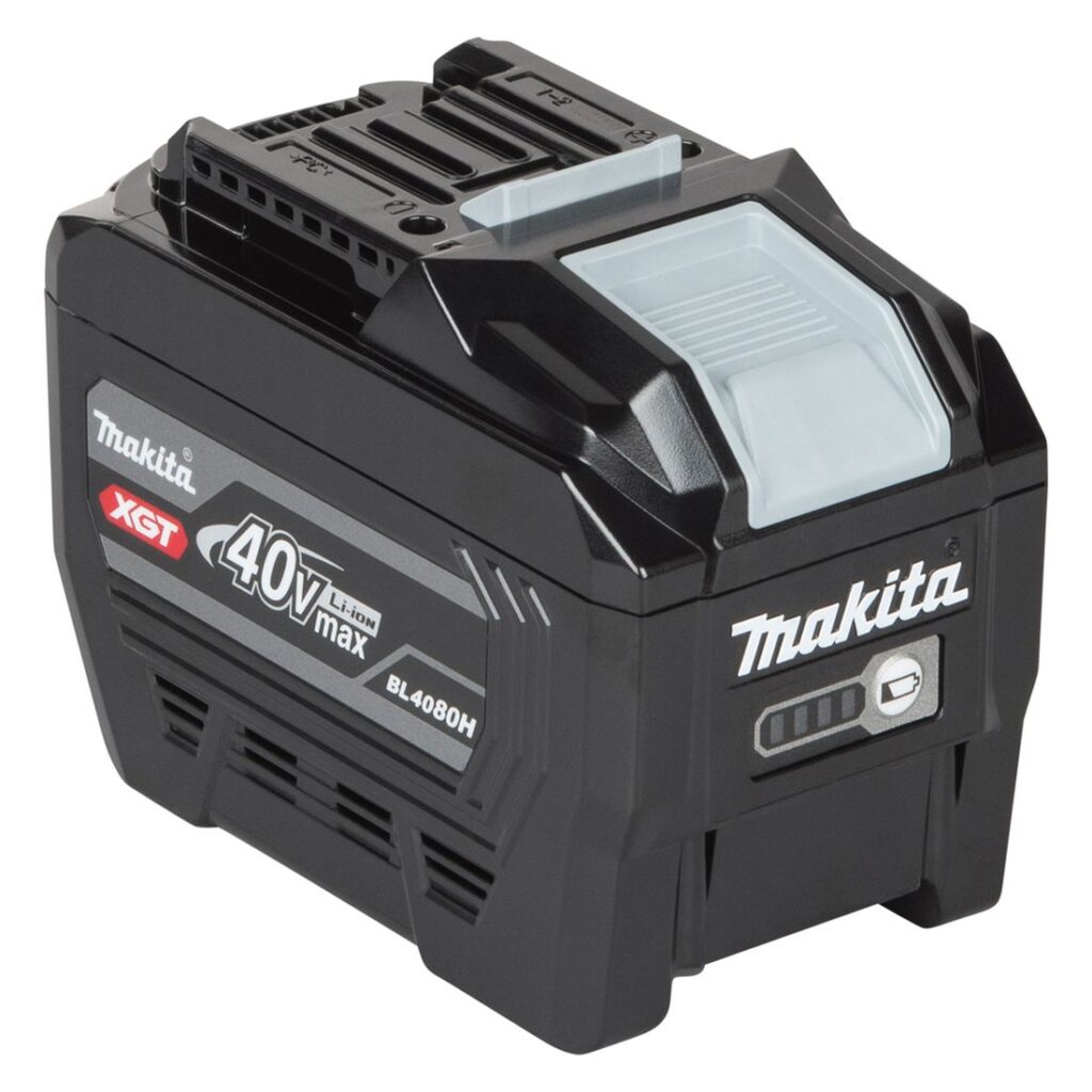 MAKITA Akku 8,0Ah XGT ® BL4080H. Kuvassa akku vasemmalta etuyläviistosta.