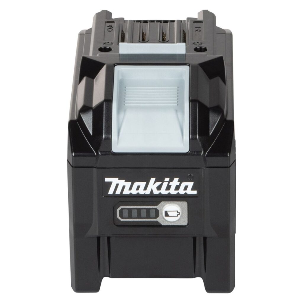 MAKITA Akku 8,0Ah XGT ® BL4080H. Kuvassa akku edestäpäin yläviistosta.