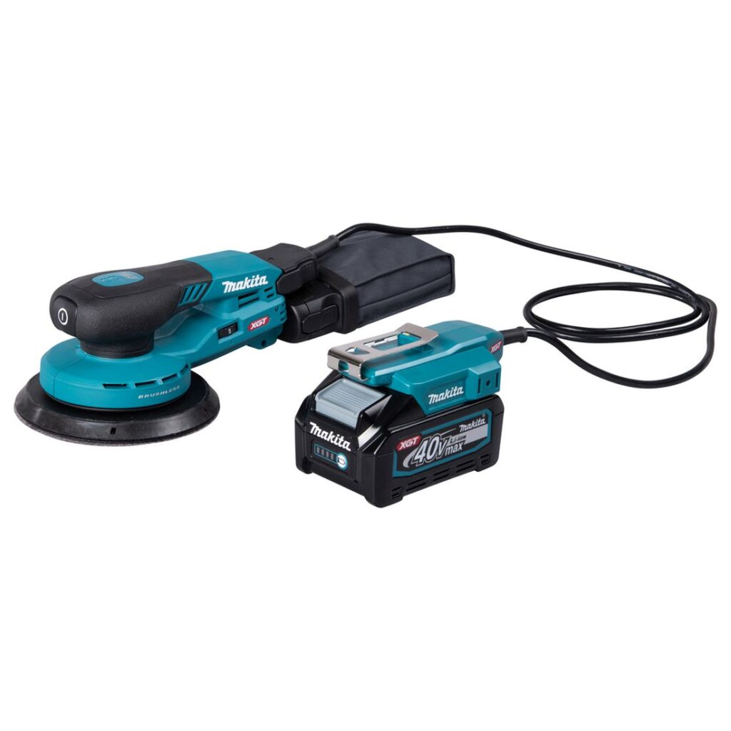 MAKITA Epäkeskohiomakone XGT ® BO004CG. Kuvassa epäkeskohiomakone oikealta etuyläviistosta.