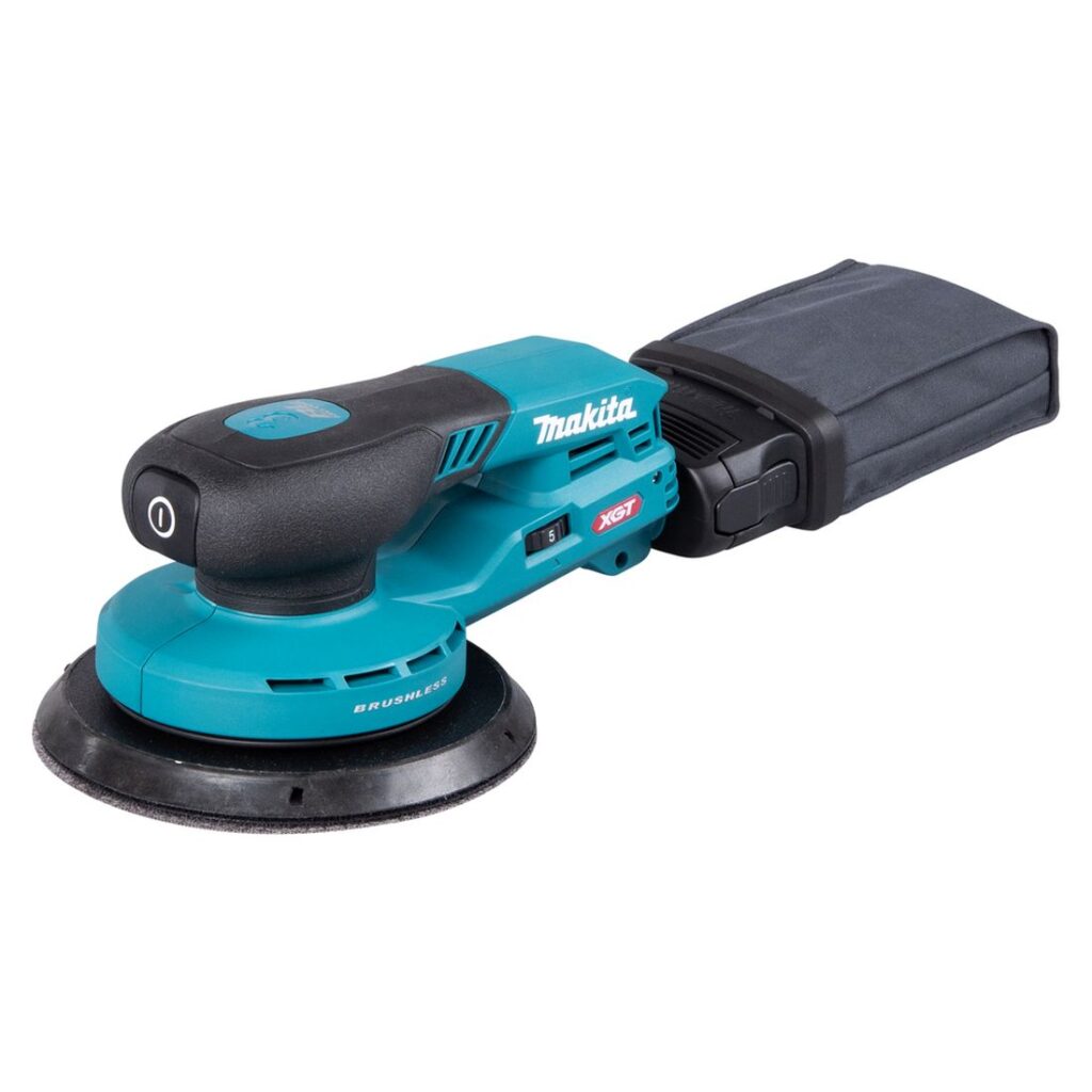 MAKITA Epäkeskohiomakone XGT ® BO004CG. Kuvassa epäkeskohiomakone oikealta etuyläviistosta.