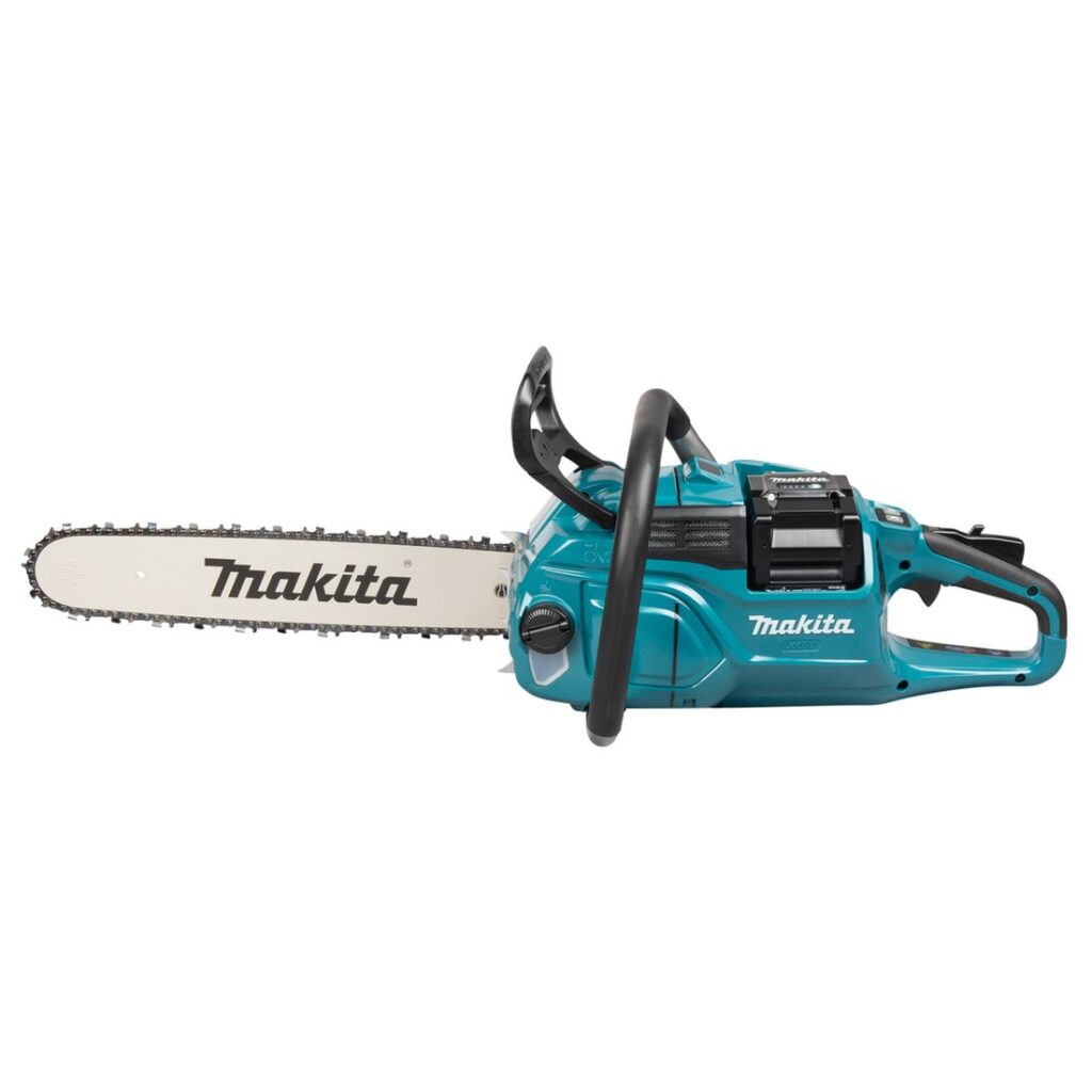 MAKITA Ketjusaha XGT ® UC030G. Kuvassa ketjusaha vasemmalta sivustapäin yläviistosta.