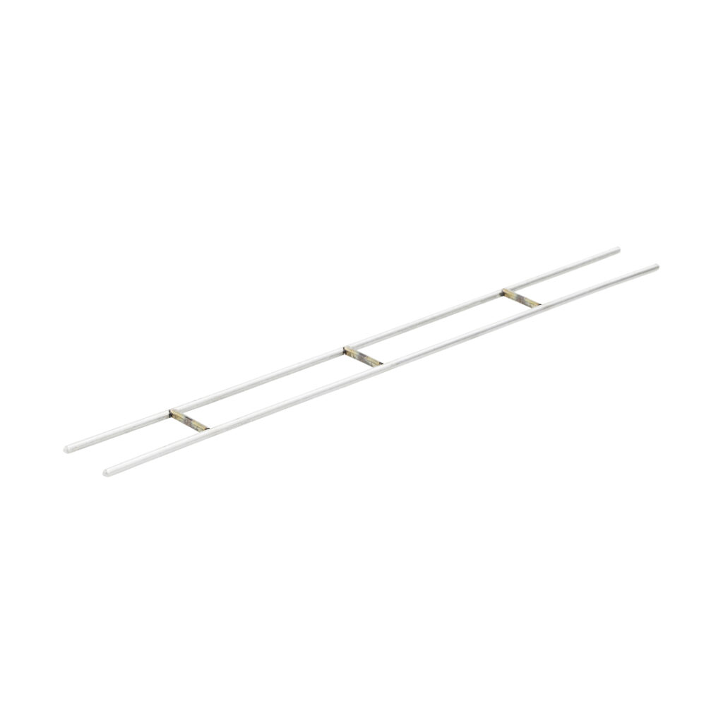 Tikasraudoite 3,7 x 3/6 x 4000 mm RST. Kuvassa tikasraudoite oikealta etuyläviistosta.