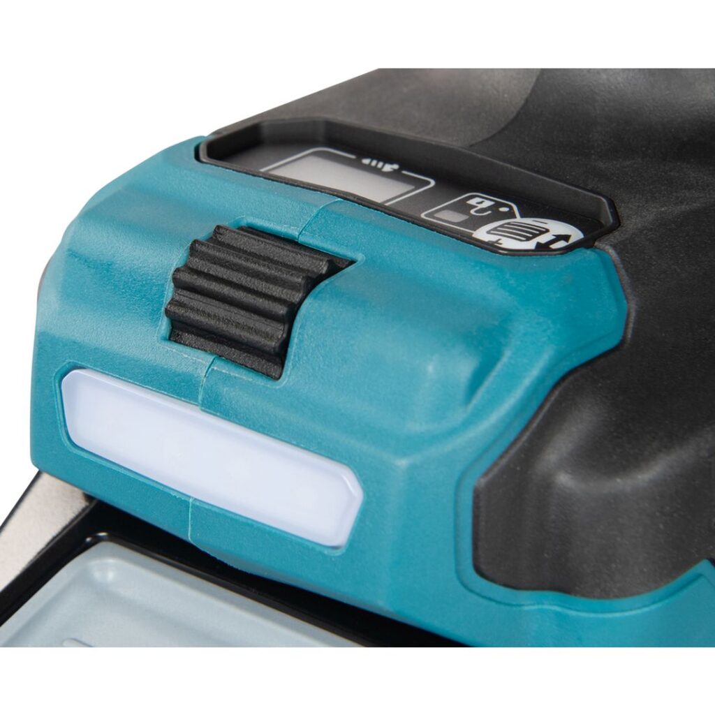 MAKITA Porakone XGT ® DF003GZ. Lähikuvassa porakoneen led-valo.