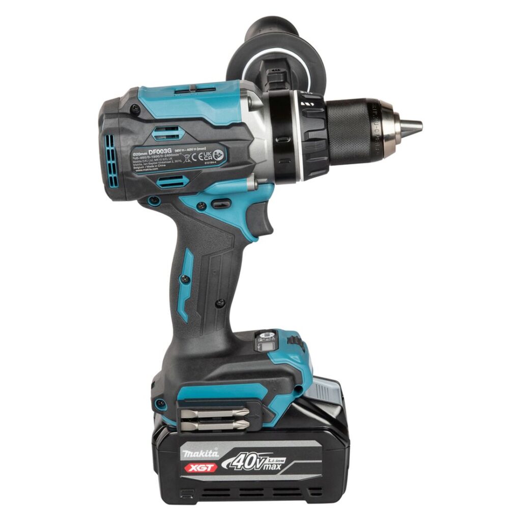 MAKITA Porakone XGT ® DF003GZ. Kuvassa porakone oikealta sivustapäin yläviistosta.